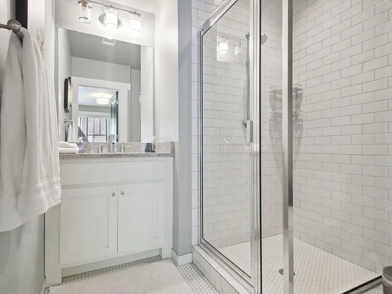 519 N Highland Ave NE — Photo 23