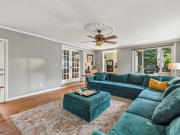 2nd image of 199 Larch Ave