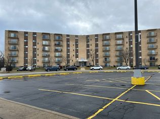 18400 Cherry Creek Dr APT 512, Homewood, IL 60430