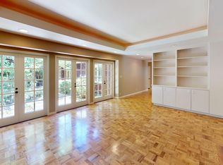 1511 Walnut Dr, Palo Alto, CA 94303