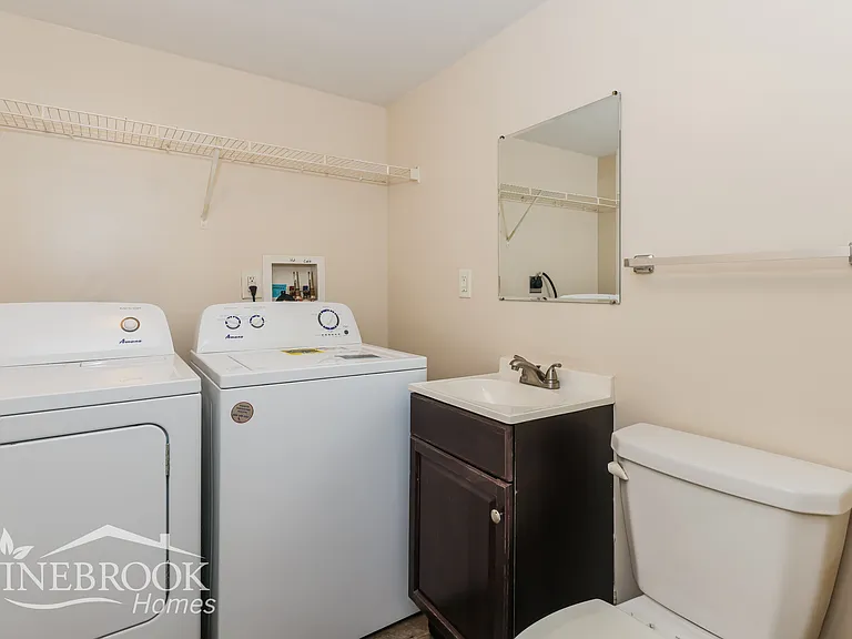 7649 Mount Hood Dr — Photo 14