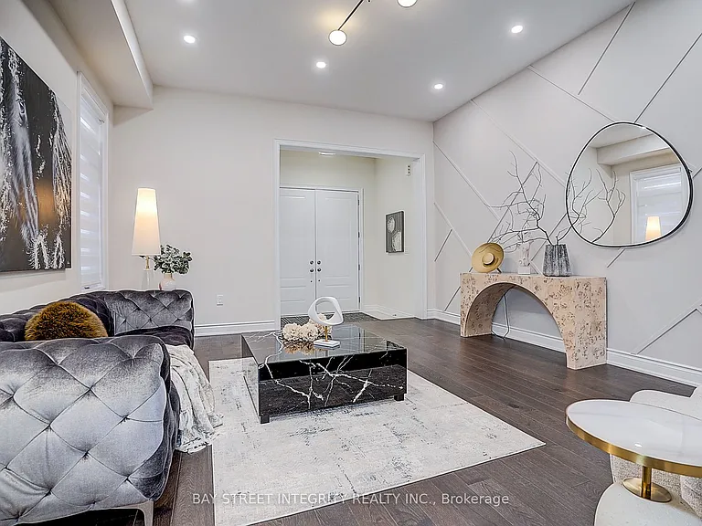 38 Settlers Rd E — Photo 3