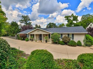 1138 E Rookwood Dr, Cincinnati, OH 45208