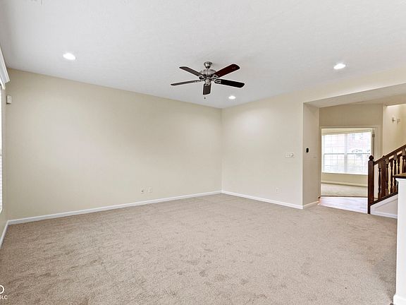 4th image of 7351 Red Maple Dr