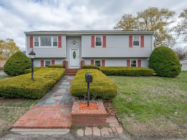 18 Derry Rd, Methuen, MA 01844