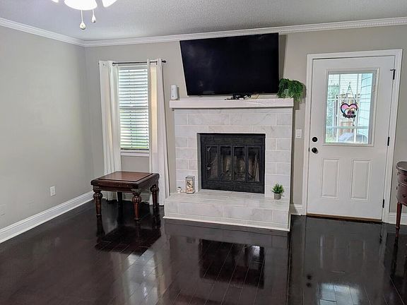 3rd image of 630 Chapelwood Dr