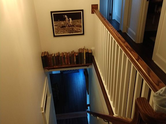 5th image of 905 Snyder Hill Rd