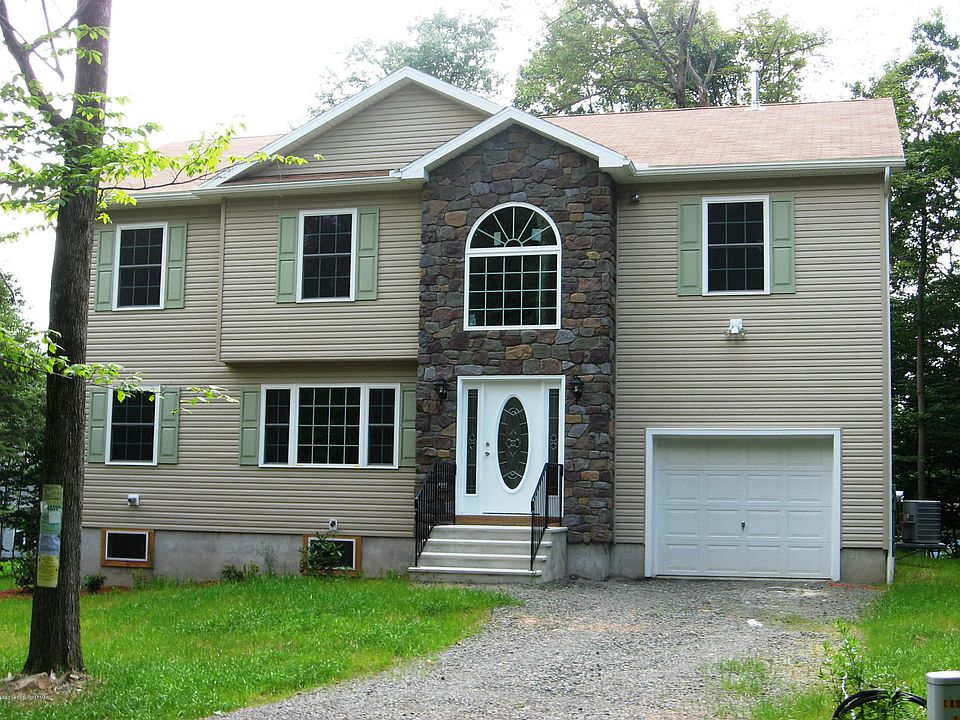 1st image of 302 Leaf Elm St