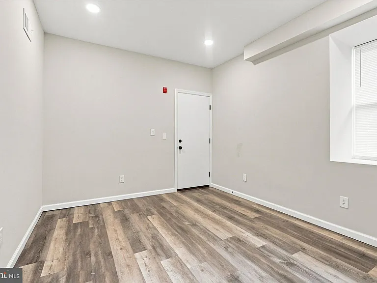 623 W Oxford St #1 — Photo 9