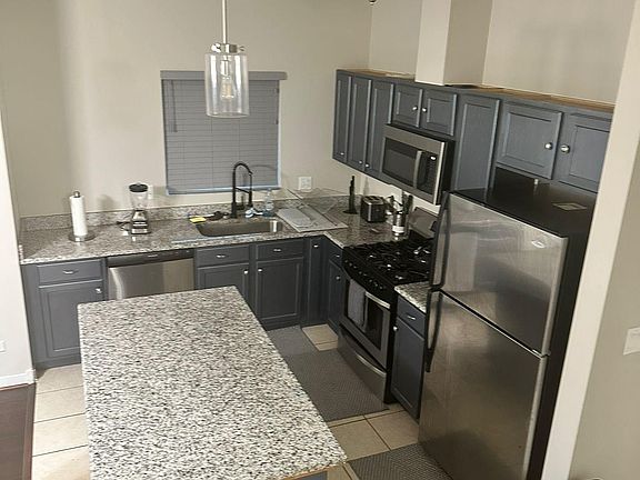 4th image of 830 E Bowen Ave APT 2A
