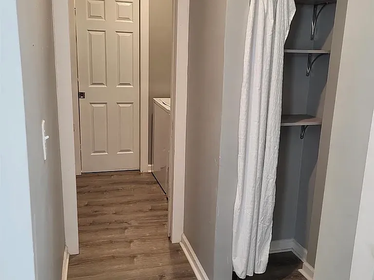 718 Adams St — Photo 9