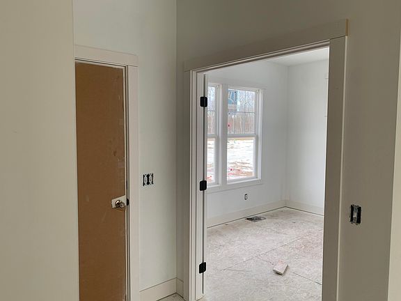 3rd image of 7876 Woodhurst Dr NE