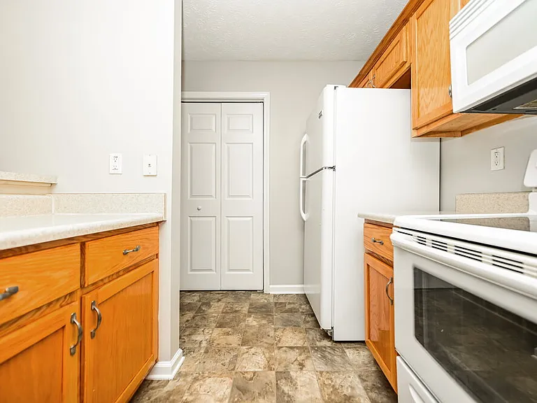 306 Fletcher Ct — Photo 8