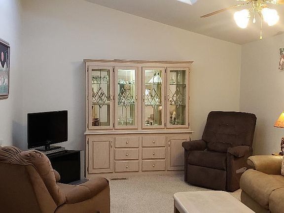 3rd image of 3617 N Michigan Ave
