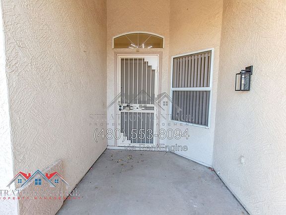 5th image of 201 W Smoke Tree Rd