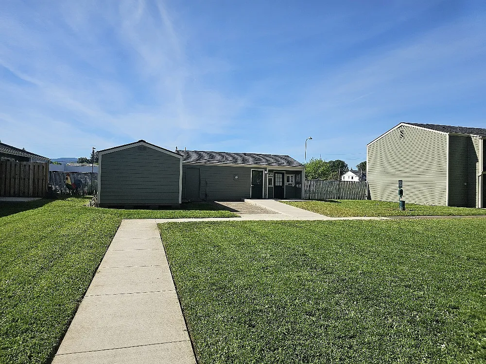 Park Manor — Photo 4