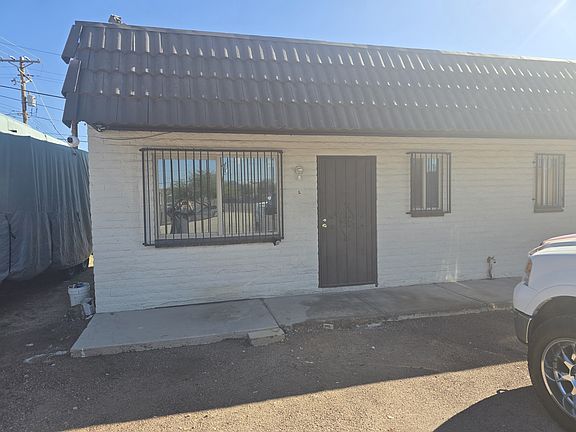 Front of Unit L