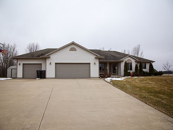 2nd image of W7527 Country Dr