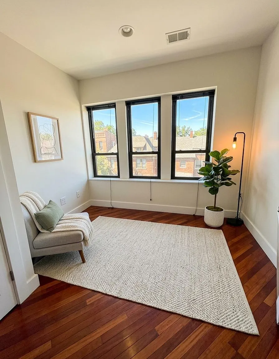 3 bed, 1100 sqft, $2,300 — Photo 1