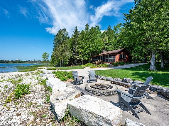 3rd image of 8731 E Moonlight Bay Dr