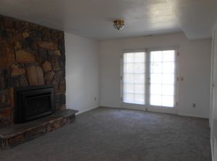 584 W Applewood Dr, Centerville, UT 84014