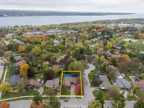 32 Springhome Rd, Barrie, ON L4N 2W7