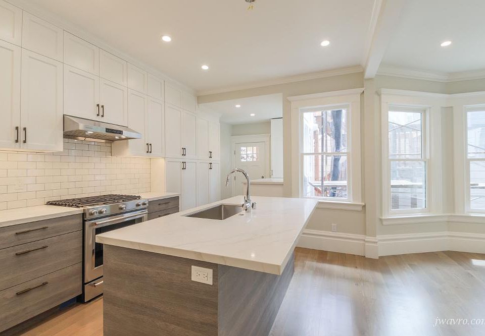1st image of 441 Oak St