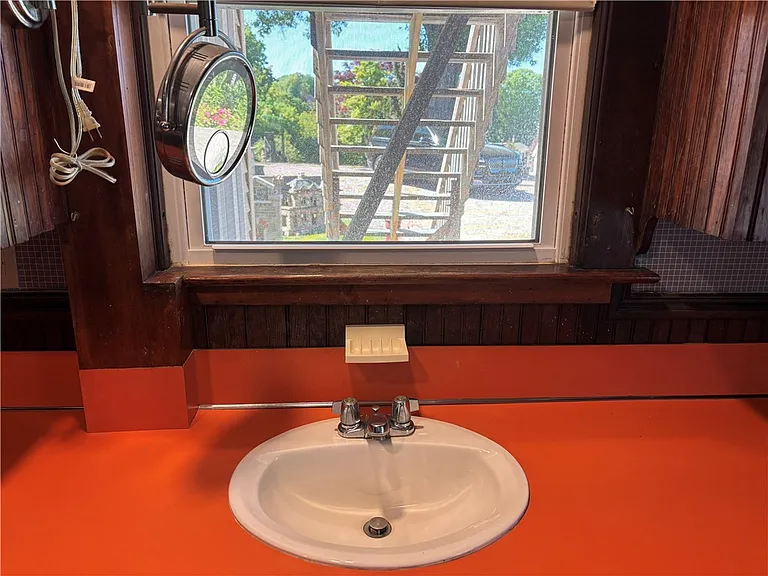 35 Oak St #1 — Photo 9