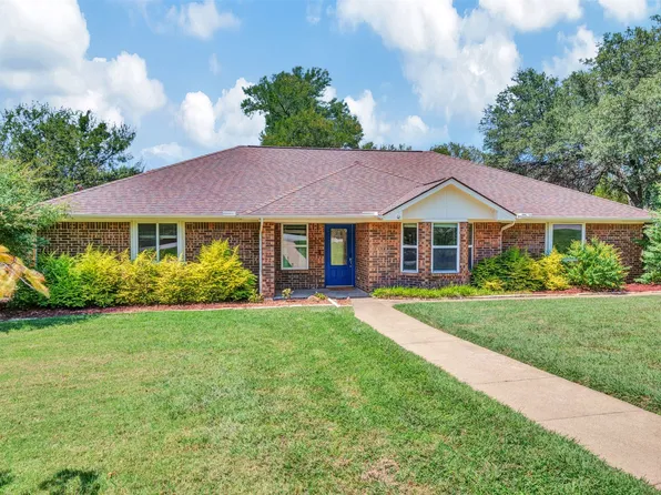 102 Juniper Ct, Hudson Oaks, TX 76087