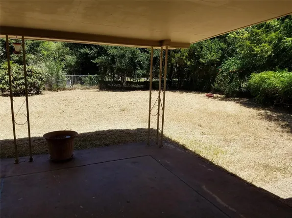 702 Jones St, Euless, TX 76040
