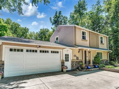 3903 E Robinson Rd, Amherst, NY, 14228