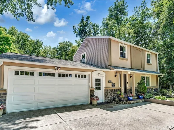3903 E Robinson Rd, Amherst, NY 14228