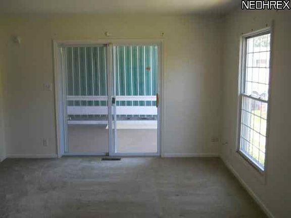 4th image of 71 Charleston Sq #71
