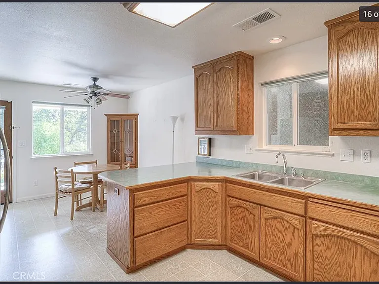 Lodgeview Dr — Photo 6
