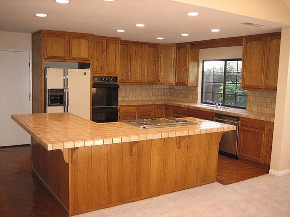 4th image of 4296 Beechmont Ave