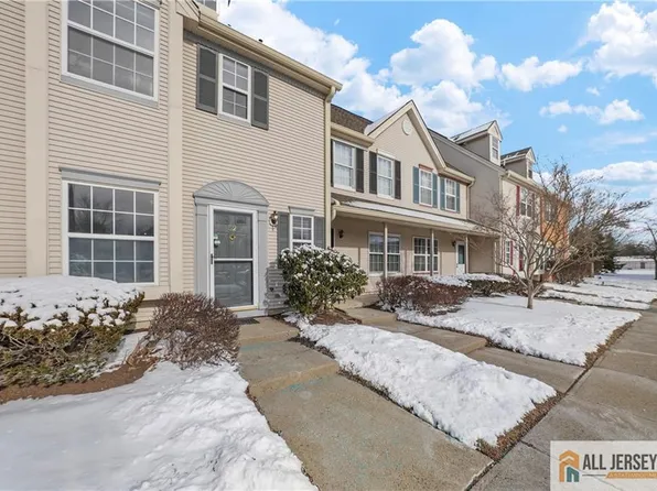 52 Curtis Ct, Kendall Park, NJ 08824