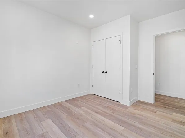 293 Fairmount Avenue image 4 of 12