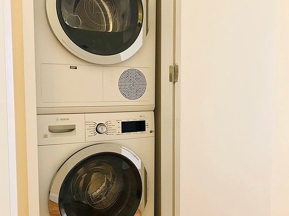 5th image of 330 E 38th St APT 33M
