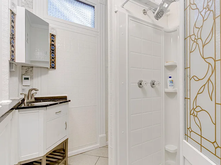 1809 W Grace St #1 — Photo 8