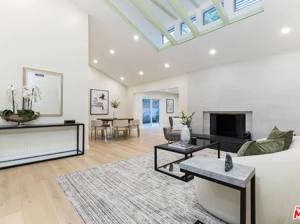 4831 Excelente Dr, Woodland Hills, CA 91364