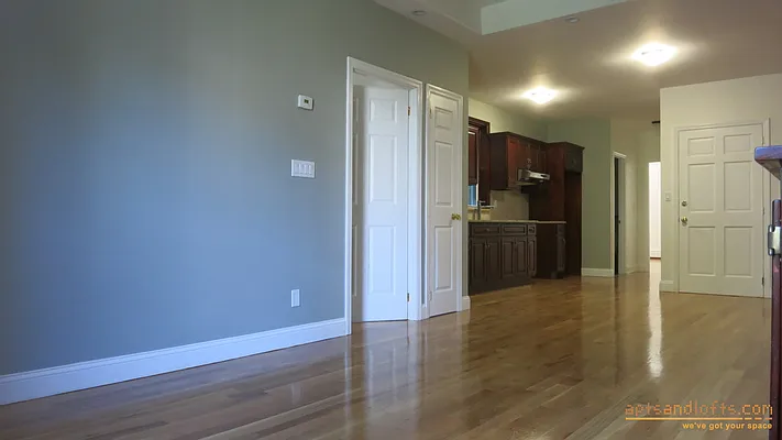 Rented by aptsandlofts.com | media 12