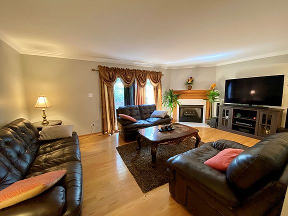 2nd image of 15942 Blackwater Ct