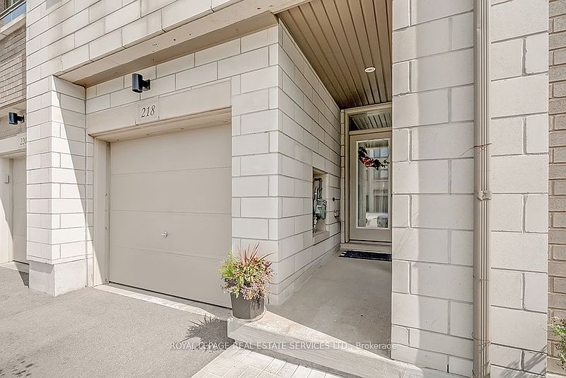 Oakville Townhouse for rent - 3 Bedrooms in Oakville