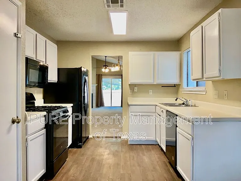 2105 Balsam Way — Photo 6
