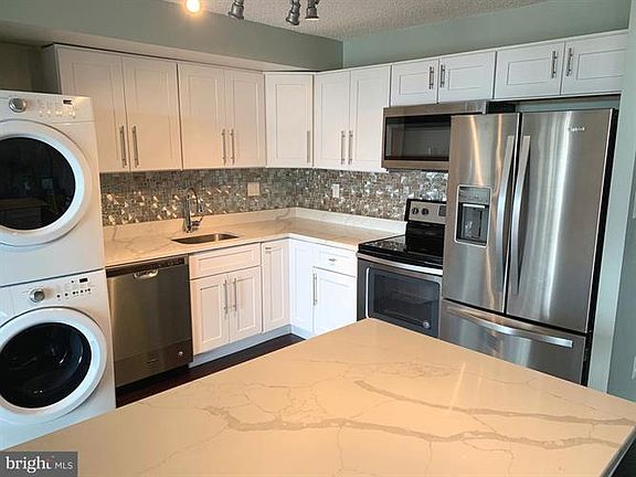 4th image of 250 S Reynolds St APT 1005