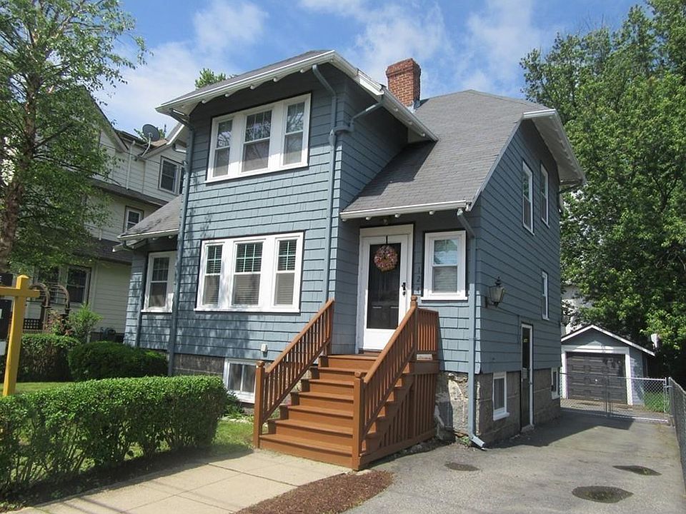 1st image of 124 E Elm Ave