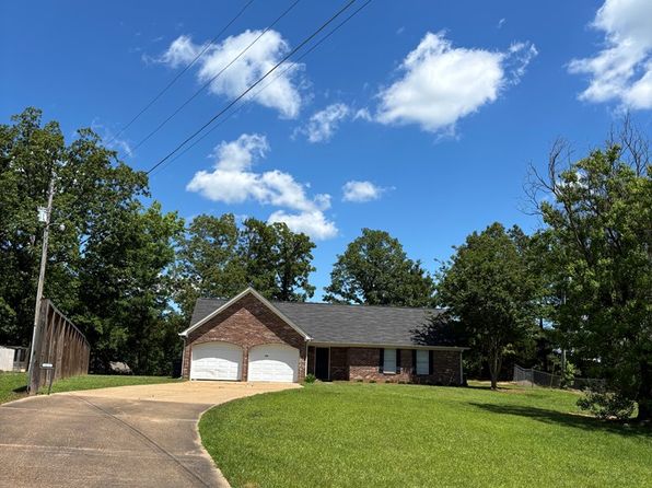 822 Deerfield Dr, Oxford, MS 38655