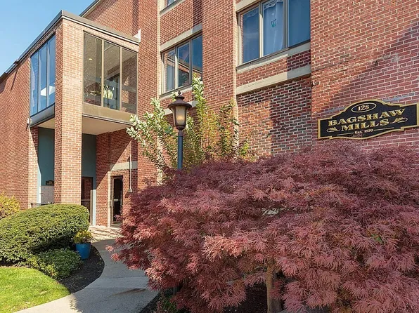 128 Warren St APT 22, Lowell, MA 01852
