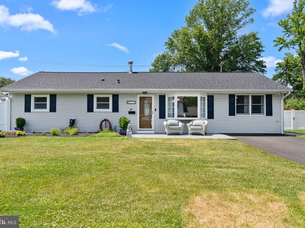 277 Yorkshire Rd, Fairless Hills, PA 19030
