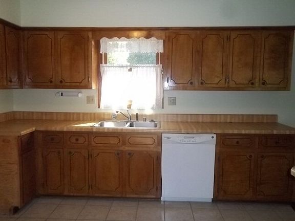 3rd image of 1130 Woodlawn Trce